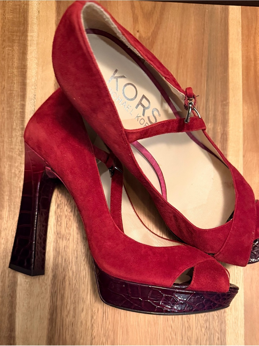 KORS Michael Kors
KORS Michael Kors Padova Heel in
Bordeaux